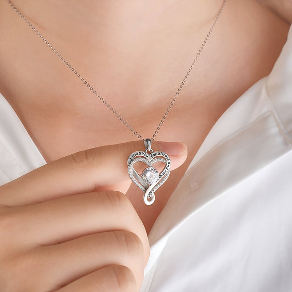 HER-N121 wife necklace lifestyle