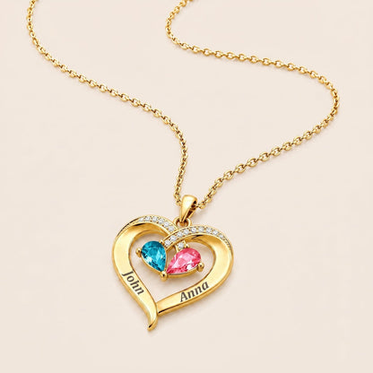 Collier deux prénoms Lovessy présenté dans son coffret
